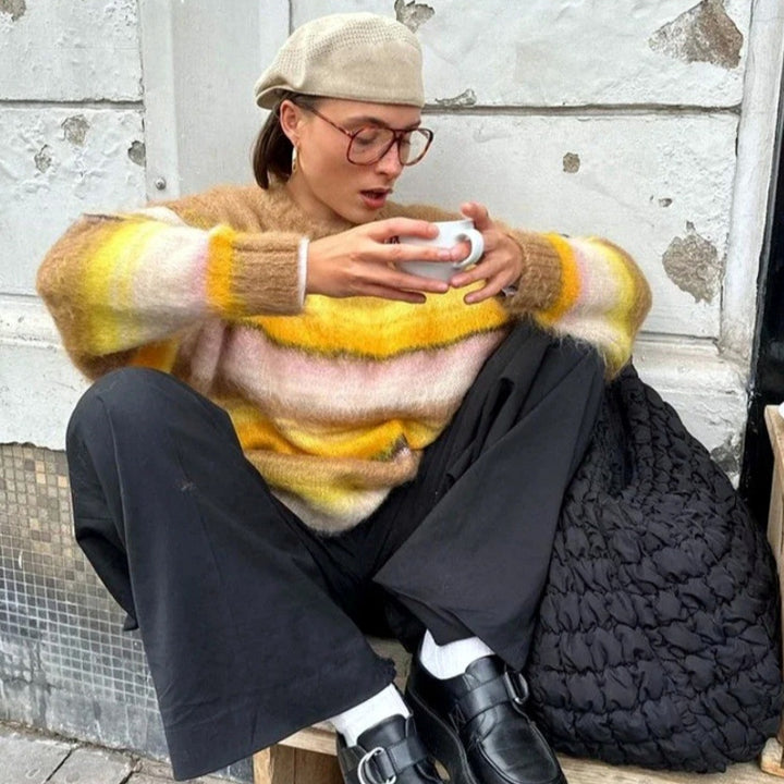 Damer grovstickad tröja med avslappnad passform och oversize snitt Mirla-Eva Jonsson