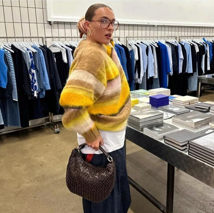 Damer grovstickad tröja med avslappnad passform och oversize snitt Mirla-Eva Jonsson