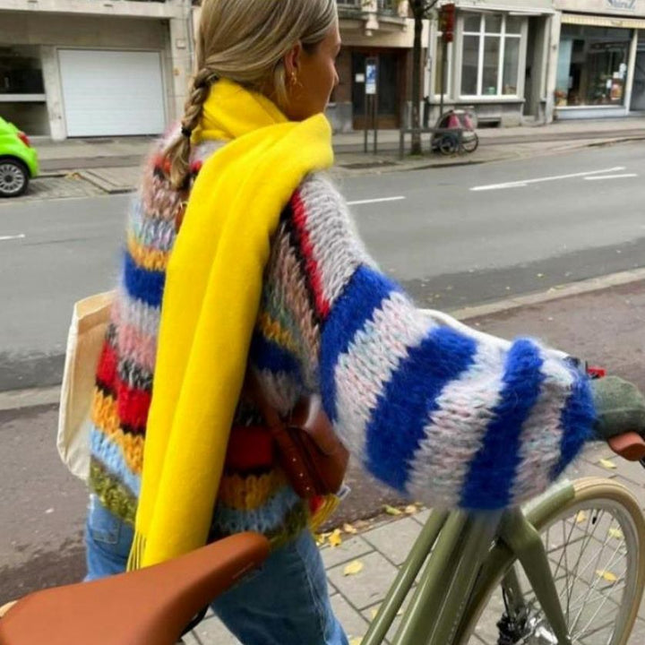 Damer grovstickad tröja med färgglad flätad mönster och bred passform Mirla-Eva Jonsson