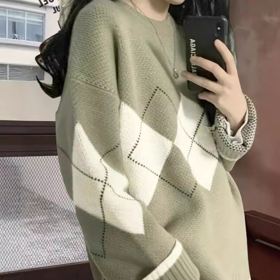 Damer grovstickad tröja med moderna diamantsmönster och lös passform Mirla-Eva Jonsson