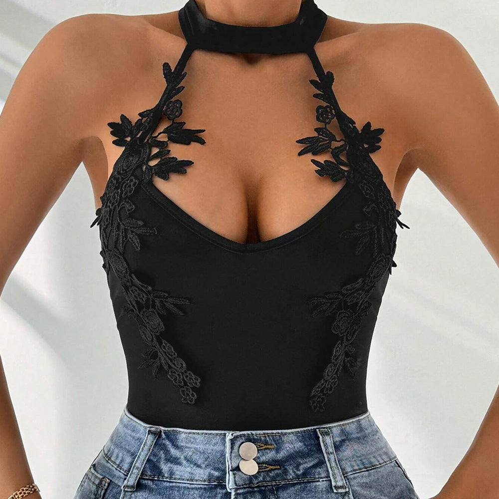 Damer halterneck bodysuit med blommig spetsdetaljer och djup V-hals Mirla-Eva Jonsson