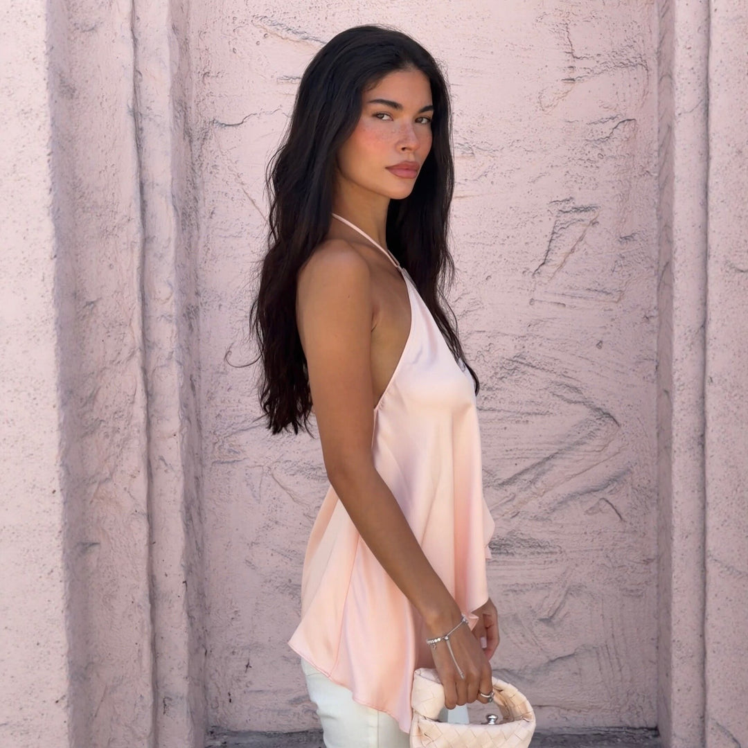 Damer halterneck topp i fladdrande chiffon med asymmetrisk fåll Mirla-Eva Jonsson