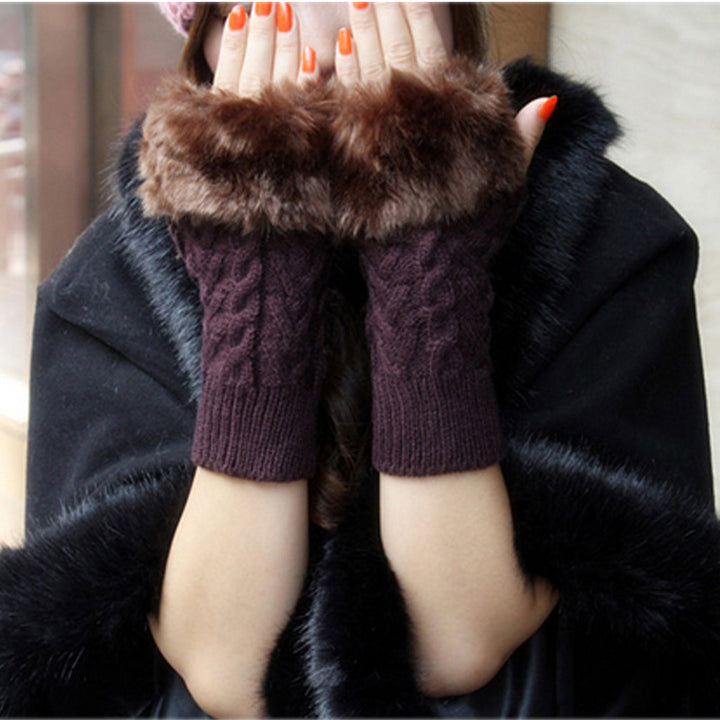 Damer handskar med lyxig konstpäls och klassiskt stickmönster Eva Jonsson-Eva Jonsson