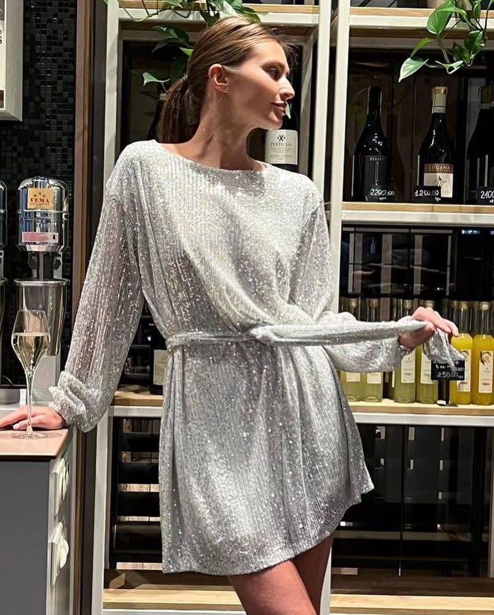 Damer högblanka aftonklänning med gnistrande detaljer Mirla-Eva Jonsson