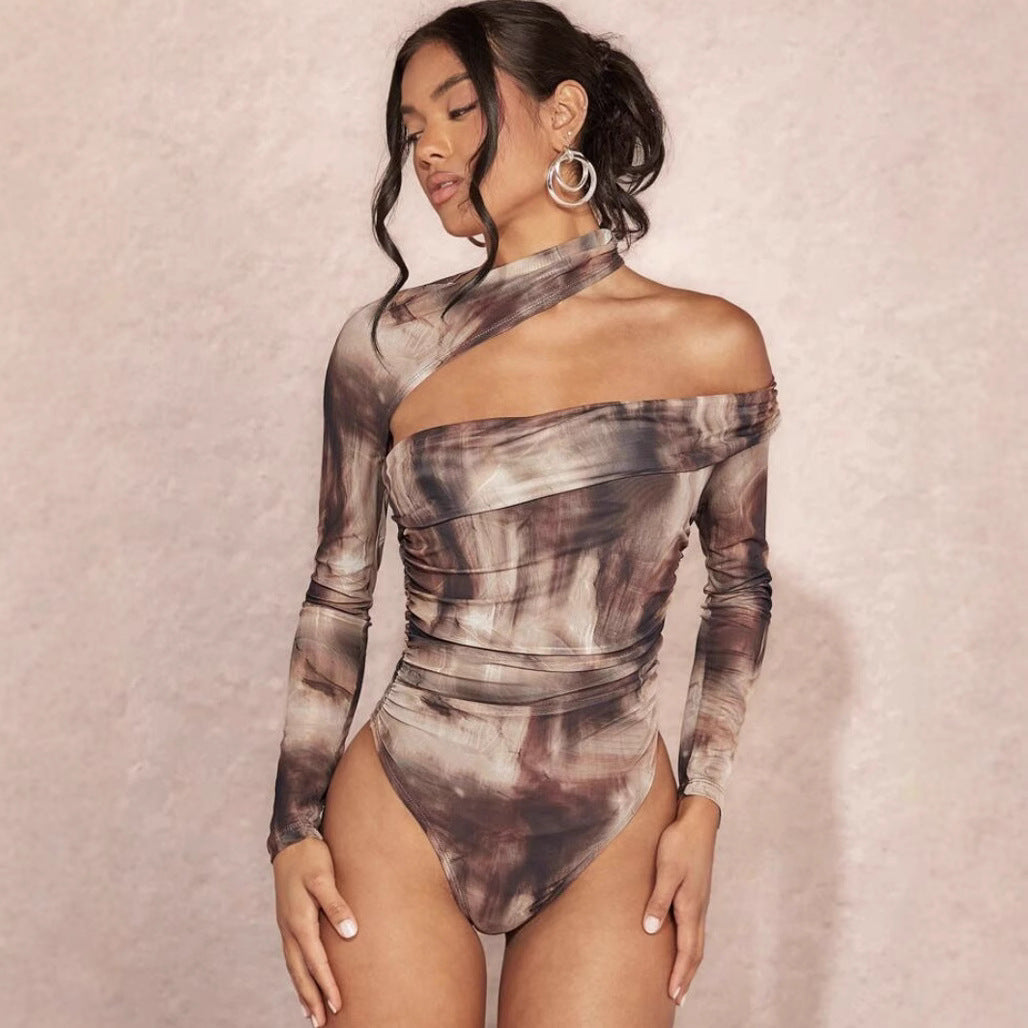 Damer högkragad bodysuit med asymmetrisk skärning och raffinerade draperingar Mirla-Eva Jonsson
