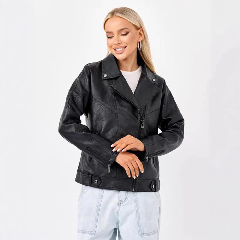 Damer högkvalitativ konstläderjacka i bikerstil med asymmetrisk dragkedja Mirla-Eva Jonsson