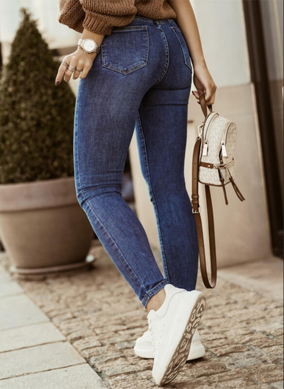 Damer högmidjade jeans med knapplista och slim fit skärning Mirla-Eva Jonsson