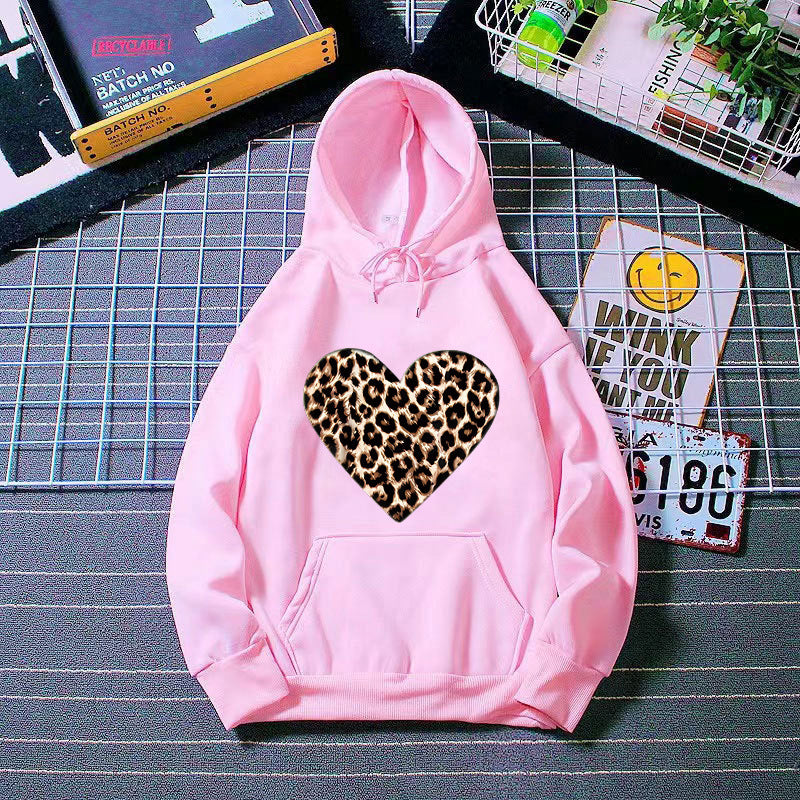 Damer hoodie med hjärtformad leopardmönster Mirla-Eva Jonsson