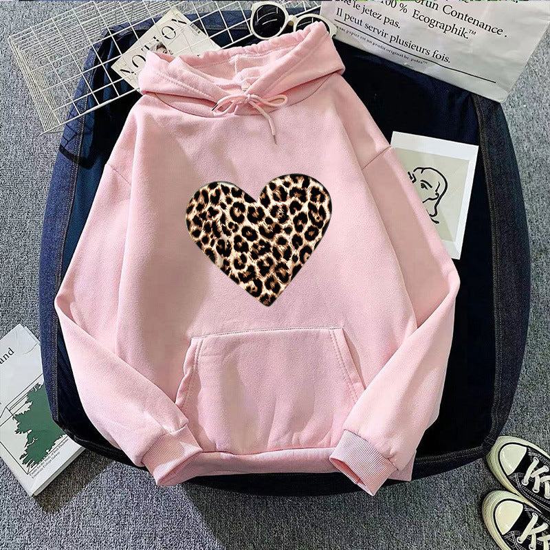 Damer hoodie med hjärtformad leopardmönster Mirla-Eva Jonsson
