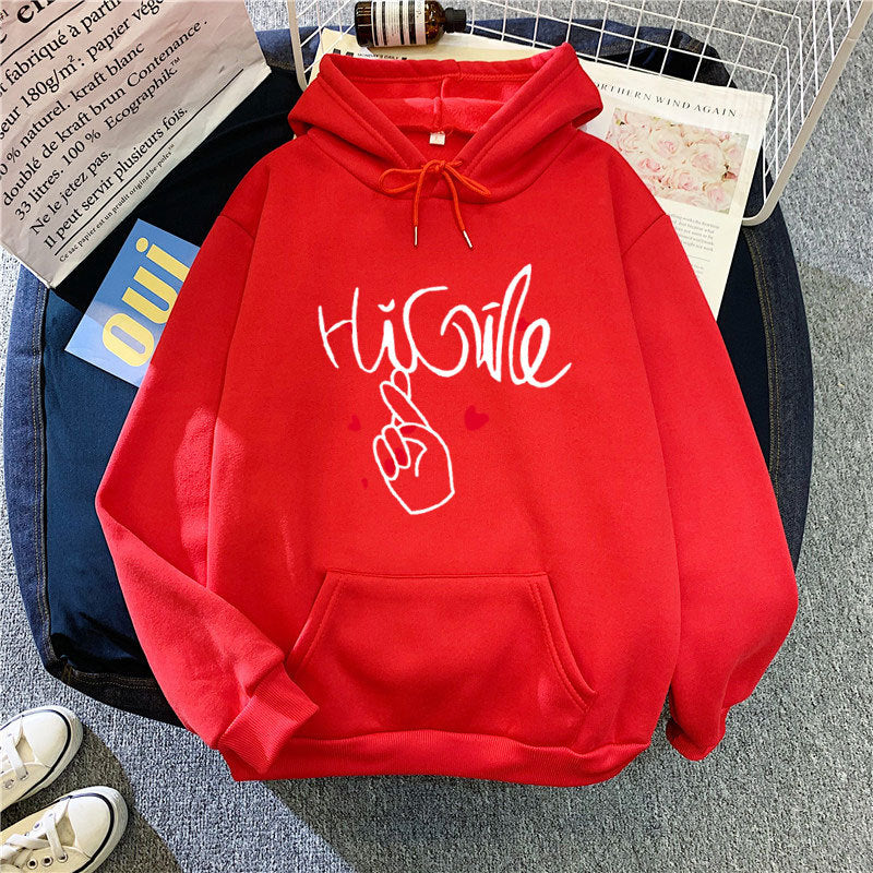 Damer hoodie med kreativ grafisk design Mirla-Eva Jonsson