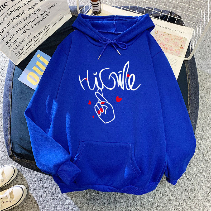 Damer hoodie med kreativ grafisk design Mirla-Eva Jonsson