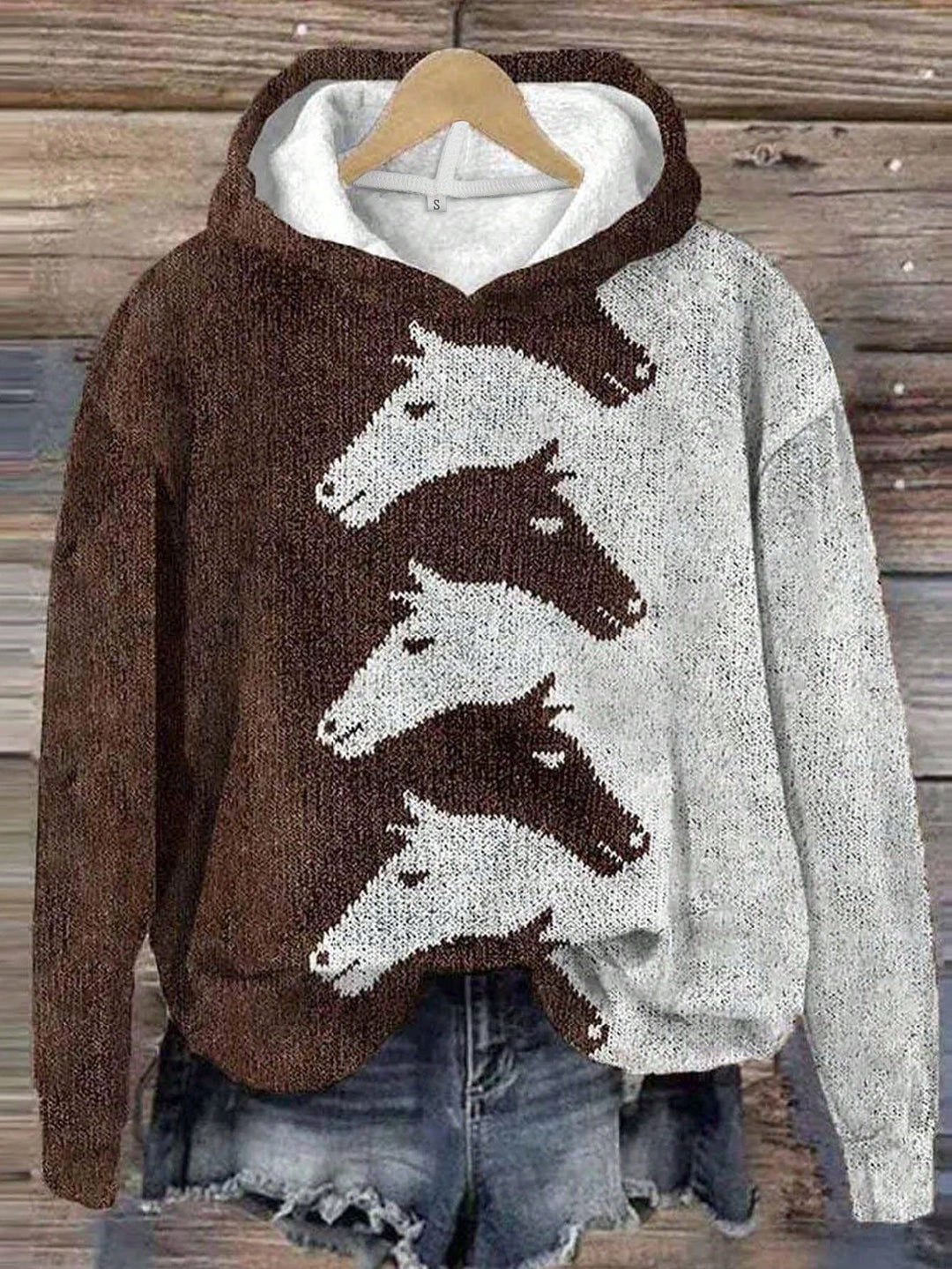 Damer hoodie med kreativt hästmönster och bekväm passform Mirla-Eva Jonsson