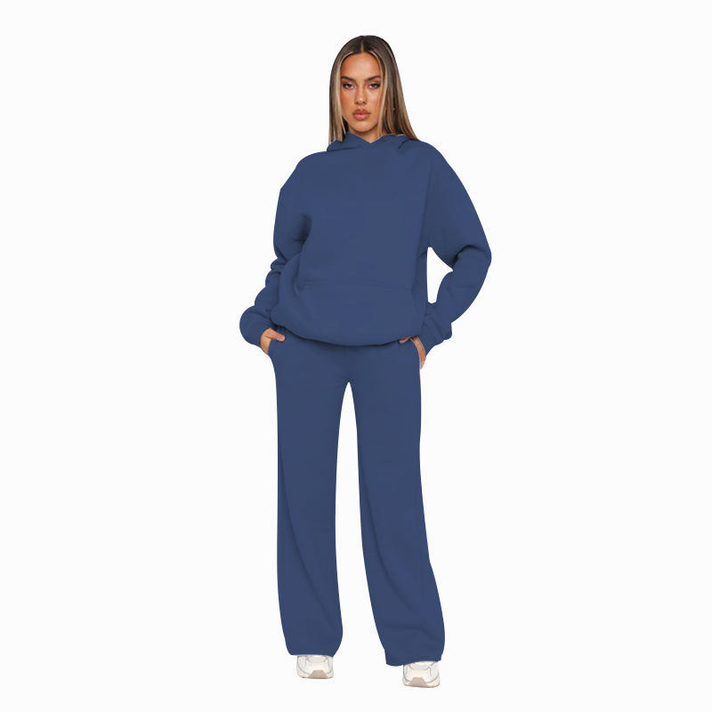 Damer hoodie och vida joggingsbyxor Mirla-Eva Jonsson