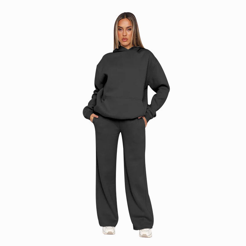 Damer hoodie och vida joggingsbyxor Mirla-Eva Jonsson