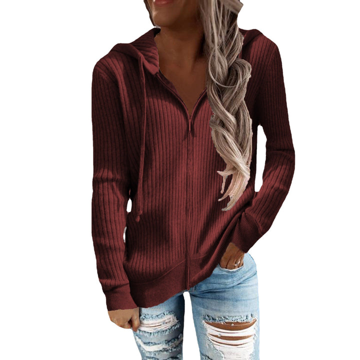 Damer hoodiejacka i modern ribbstickad design med fickor Mirla-Eva Jonsson