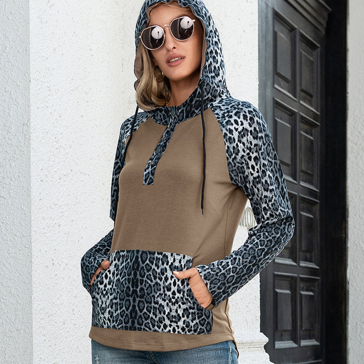 Damer huvtröja med leopardmönster och känguruficka Eva Jonsson-Eva Jonsson