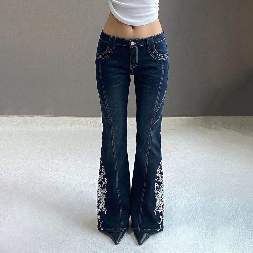 Damer jeans med utsvängd ben och elegant broderi Mirla-Eva Jonsson