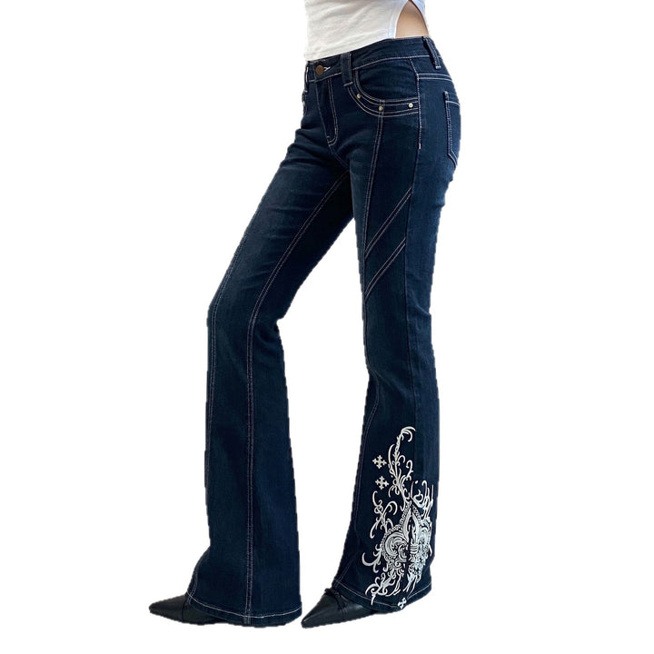 Damer jeans med utsvängd ben och elegant broderi Mirla-Eva Jonsson