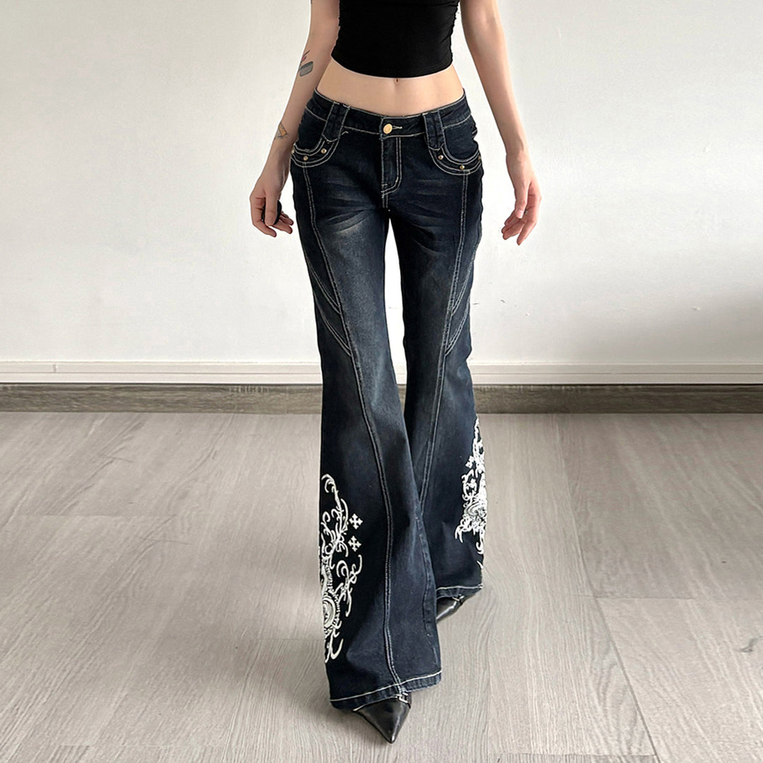 Damer jeans med utsvängd ben och elegant broderi Mirla-Eva Jonsson