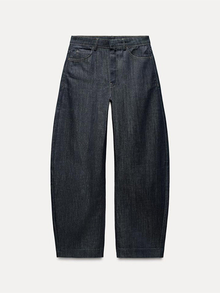 Damer jeansblazer i modern stil med figursydd passform och praktiska fickor Mirla-Eva Jonsson
