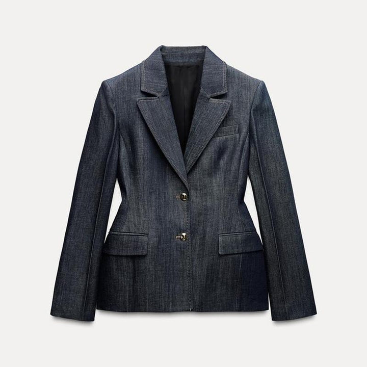 Damer jeansblazer i modern stil med figursydd passform och praktiska fickor Mirla-Eva Jonsson