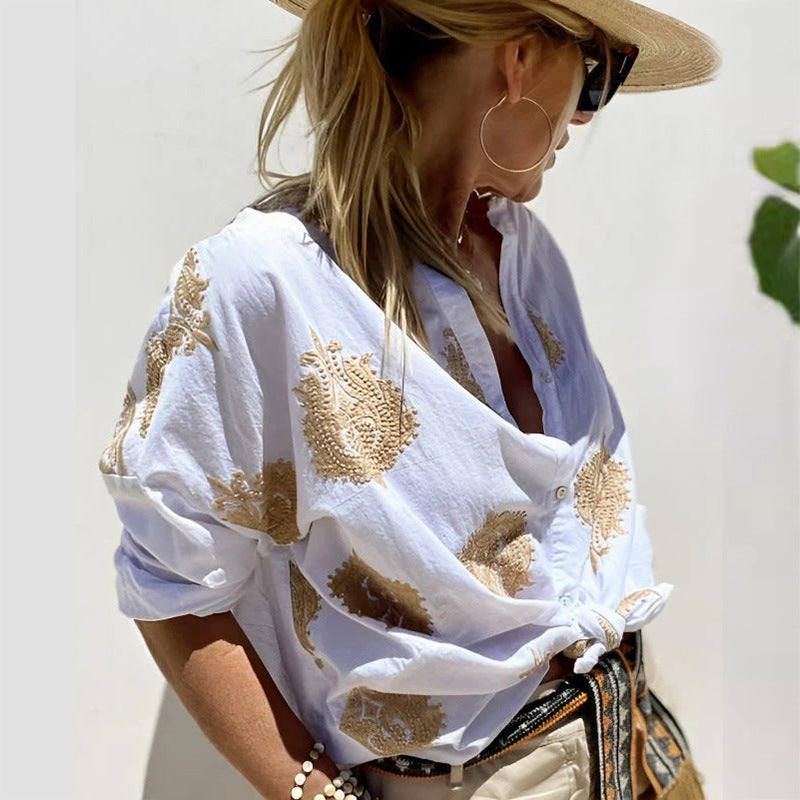 Damer knapplösa blus med blommönster broderier Mirla-Eva Jonsson