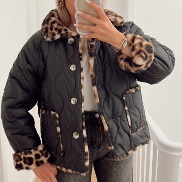 Damer konstaffjacka med modernt leopardmönster och bekväm passform Mirla-Eva Jonsson