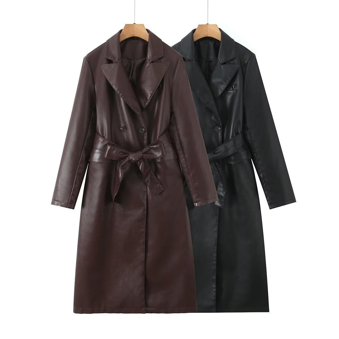 Damer konstläder trenchcoat med figursydd bälte och dubbel knapprad Mirla-Eva Jonsson