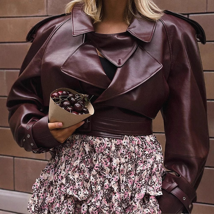 Damer konstläderjacka i oversized-design med remmar och nya detaljer Mirla-Eva Jonsson