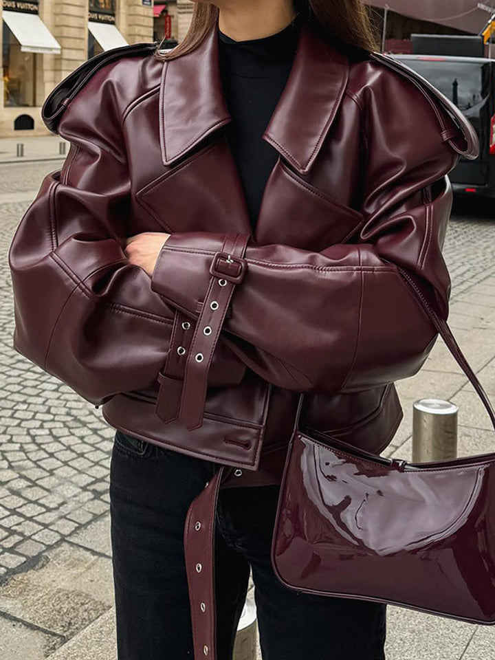 Damer konstläderjacka i oversized-design med remmar och nya detaljer Mirla-Eva Jonsson