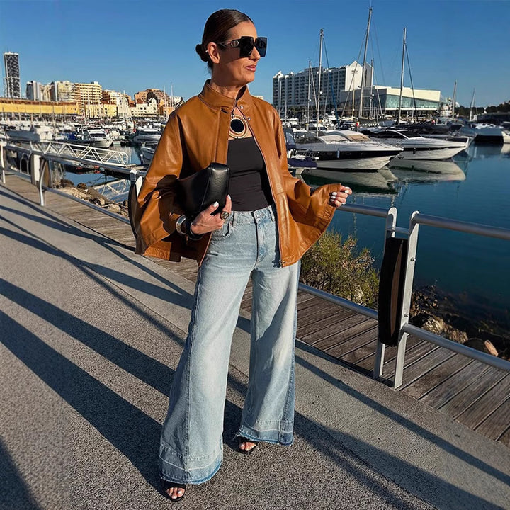 Damer konstläderjacka med snygg huvodesign Mirla-Eva Jonsson