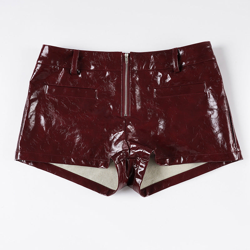 Damer konstlädershorts med dekorativa knapprand detaljer Mirla-Eva Jonsson