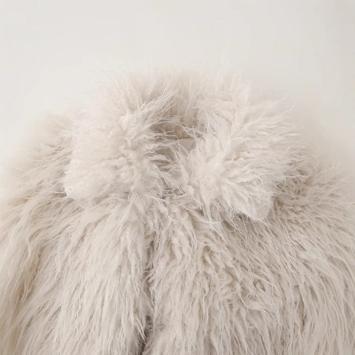 Damer konstpälsjacka med elegant ståkrage och lyxig design Mirla-Eva Jonsson