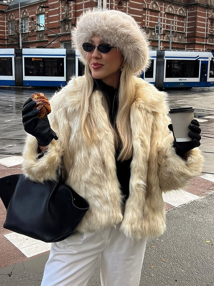 Damer konstpälsjacka med lyxig krage och elegant skärning Mirla-Eva Jonsson
