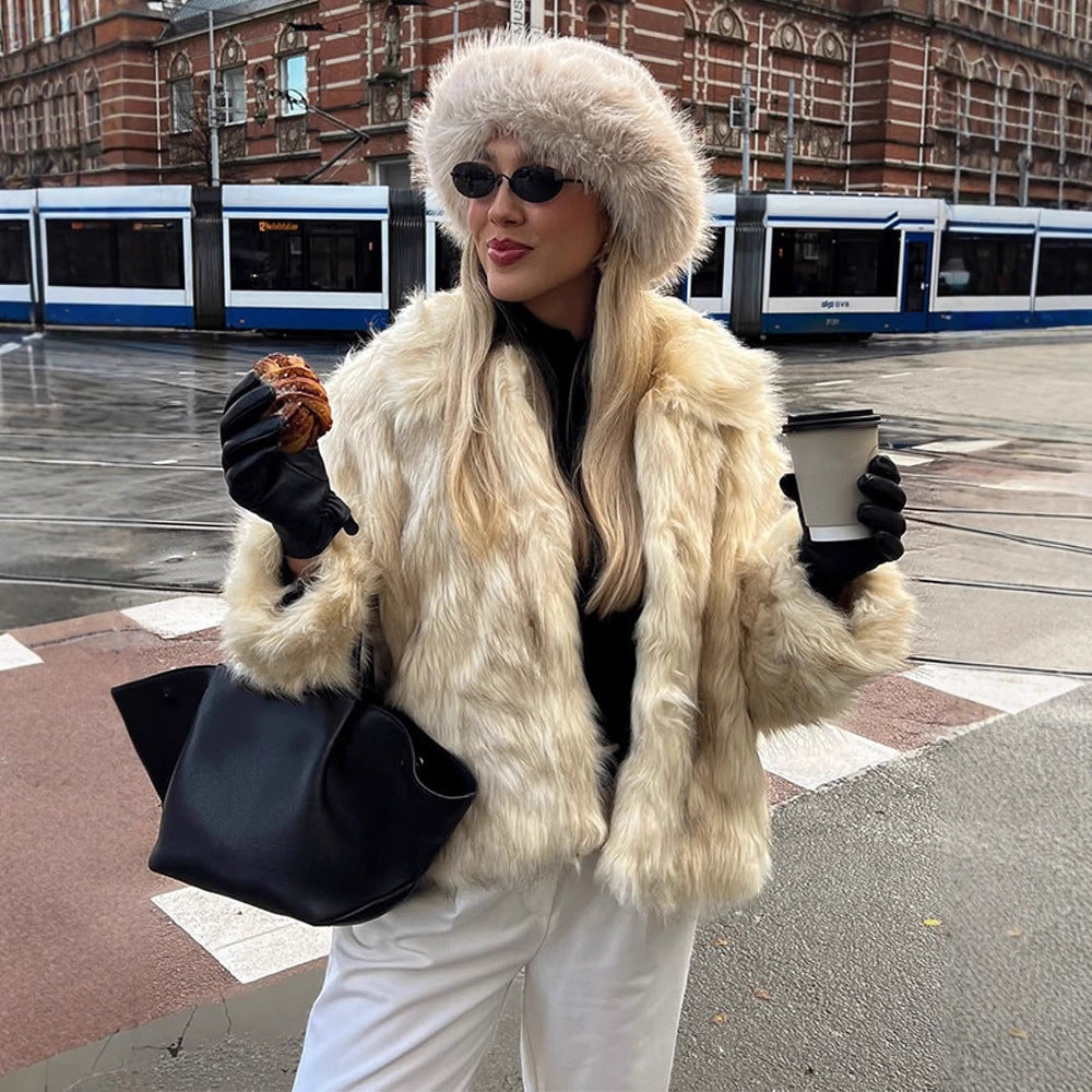 Damer konstpälsjacka med lyxig krage och elegant skärning Mirla-Eva Jonsson