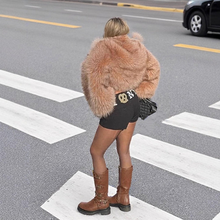 Damer konstpälsjacka med voluminösa ärmar och modern skärning Mirla-Eva Jonsson