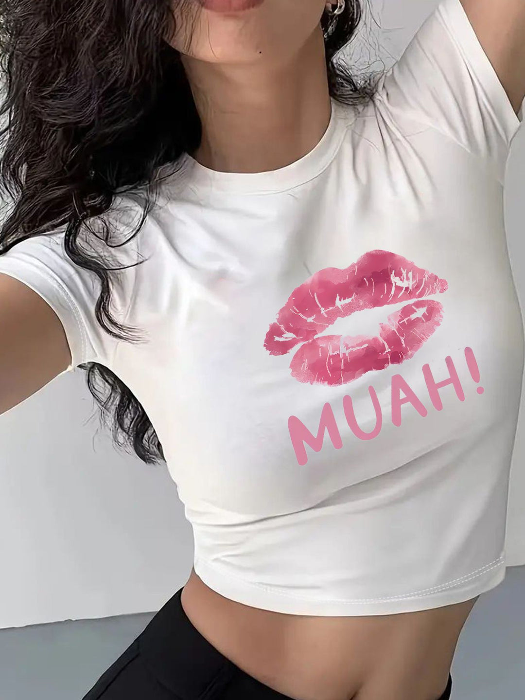 Damer kortärmad T-shirt med tryckt läppmotiv Mirla-Eva Jonsson