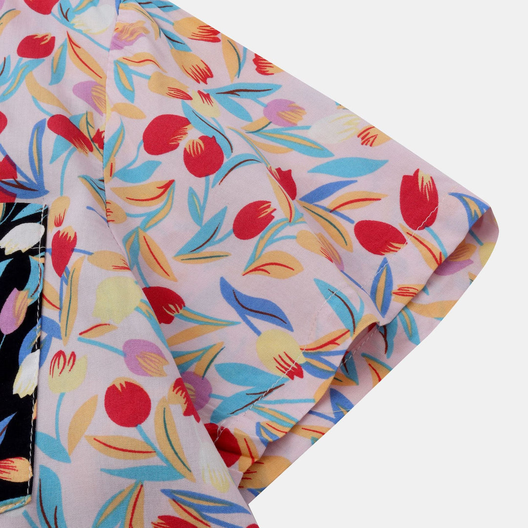 Damer kortärmad blus med blommigt patchwork-design Mirla-Eva Jonsson