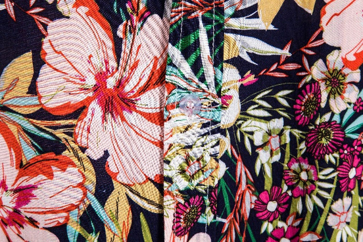 Damer kortärmad blus med livligt blommönster och modern passform Eva Jonsson-Eva Jonsson