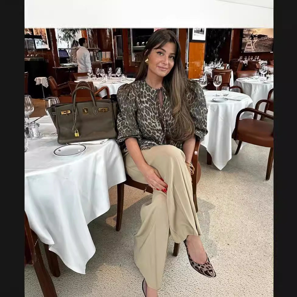 Damer kortärmad blus med raffinerade volangdetaljer Eva Jonsson-Eva Jonsson