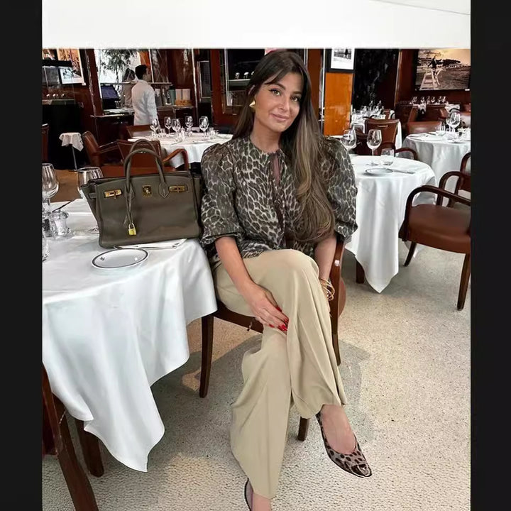 Damer kortärmad blus med raffinerade volangdetaljer Eva Jonsson-Eva Jonsson