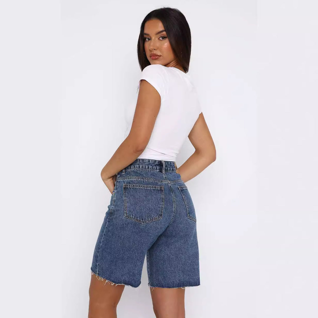 Damer kortärmad crop-top med fruktigt motiv och figurformad skärning Mirla-Eva Jonsson