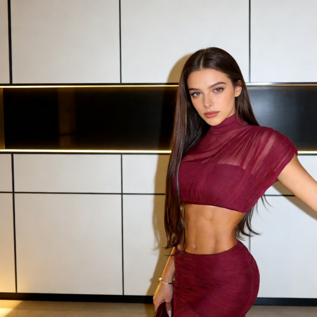 Damer kortärmad crop-top med rynkat design och elegant ståkrage Mirla-Eva Jonsson