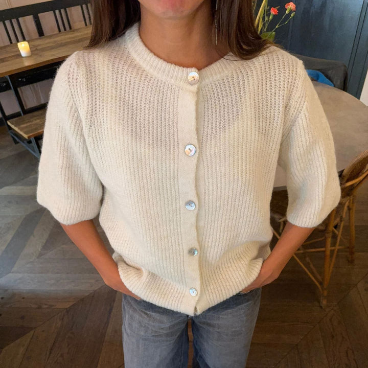 Damer kortärmad stickad tröja med knapprdetails Mirla-Eva Jonsson