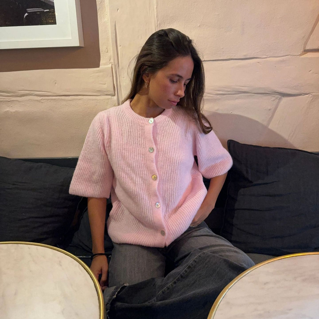 Damer kortärmad stickad tröja med knapprdetails Mirla-Eva Jonsson