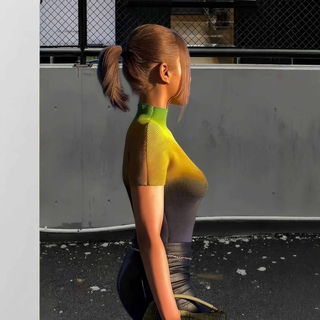Damer kortärmad t-shirt med modern färgövergång och hög krage Mirla-Eva Jonsson