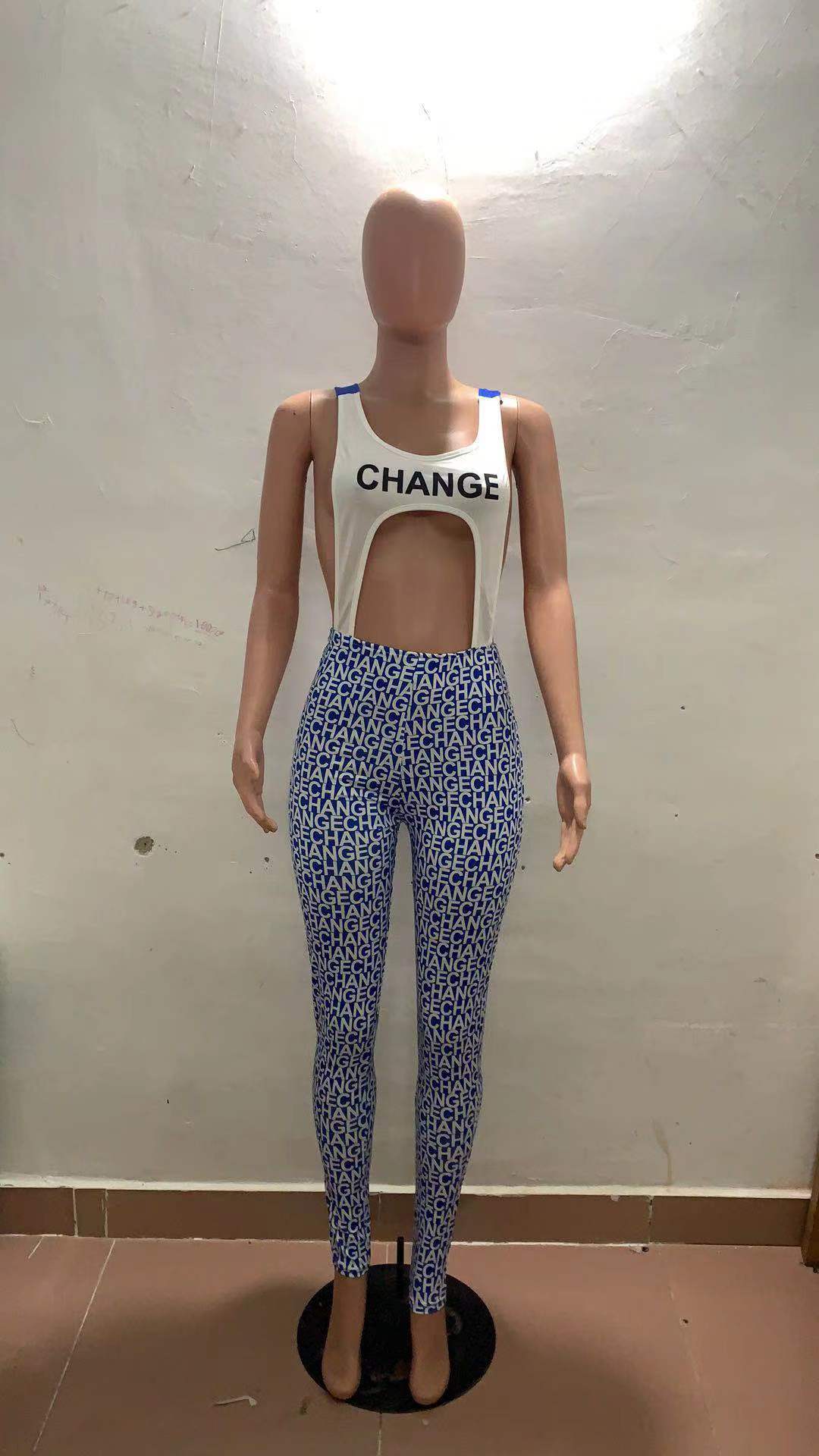 Damer kroppsnära sportoutfit med trendig tryck Mirla-Eva Jonsson