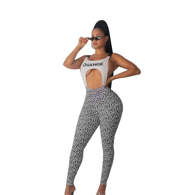 Damer kroppsnära sportoutfit med trendig tryck Mirla-Eva Jonsson