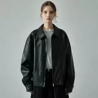 Damer läderjacka i avslappnad oversized-snitt med praktiska fickor Mirla-Eva Jonsson