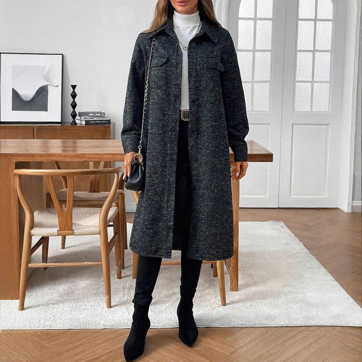 Damer långärmad mantel med praktiska fickor och modern skärning Mirla-Eva Jonsson